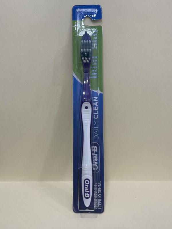 ORAL-B TOOTHBRUSH DAILY CLEAN MEDIUM